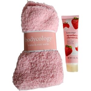 Bodycology Pink Warm & Cozy Socks and Strawberry Cheesecake Body Cream Set